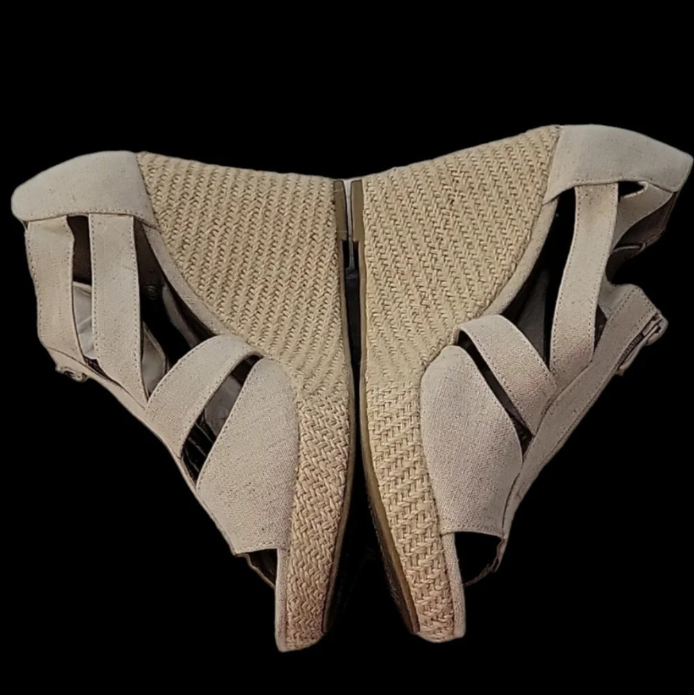 Dressbarn Wedge Shoes - Picture 2 of 5